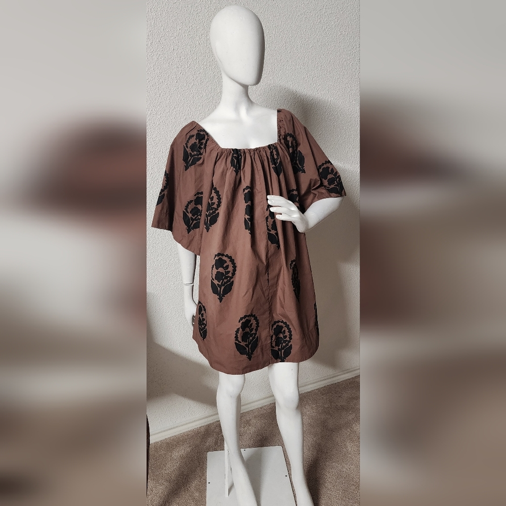 OMIKA Brown Garment with Black Detailing